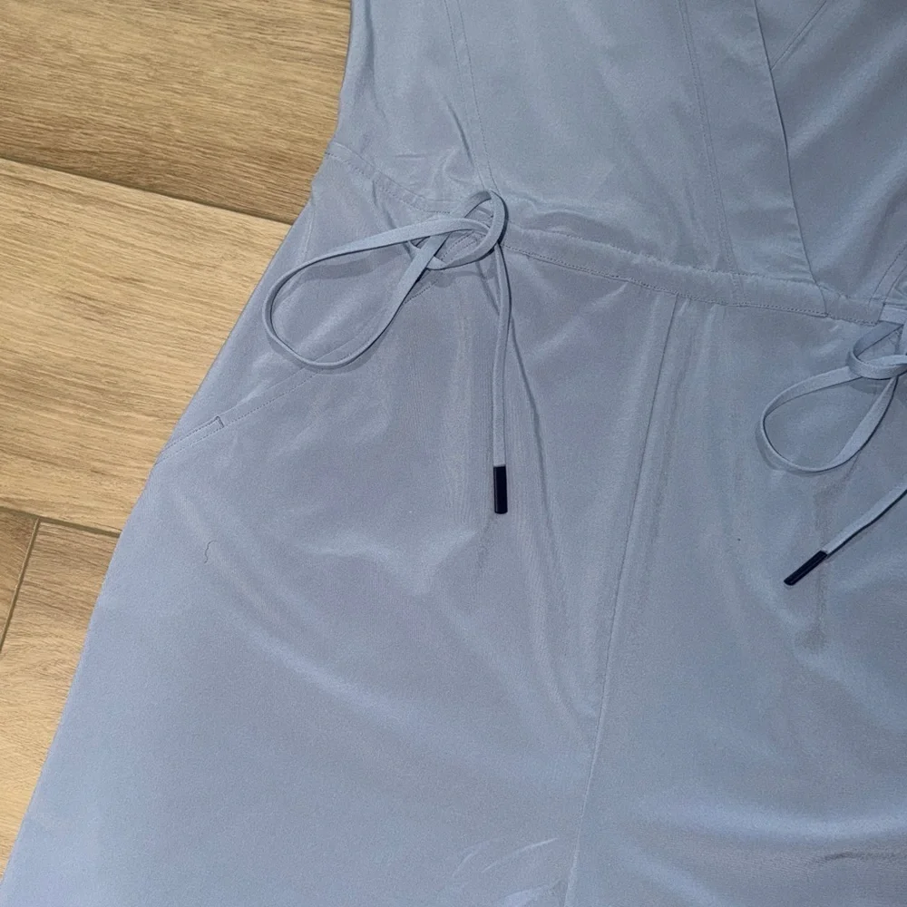 Athleta Marlow Romper in a blue gray color size xsmall NWOT - Picture 4 of 8